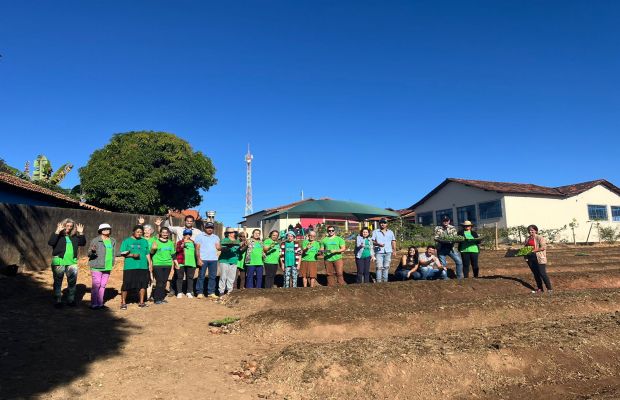 Reativação da Horta do CMEI fortalece ações intersetoriais em benefício da comunidade