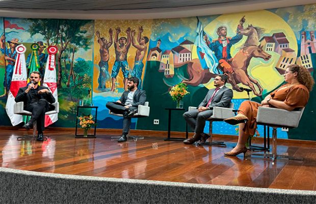 Controlador-Geral de Cedro do Abaeté participa de seminário do TCE-MG sobre controles internos